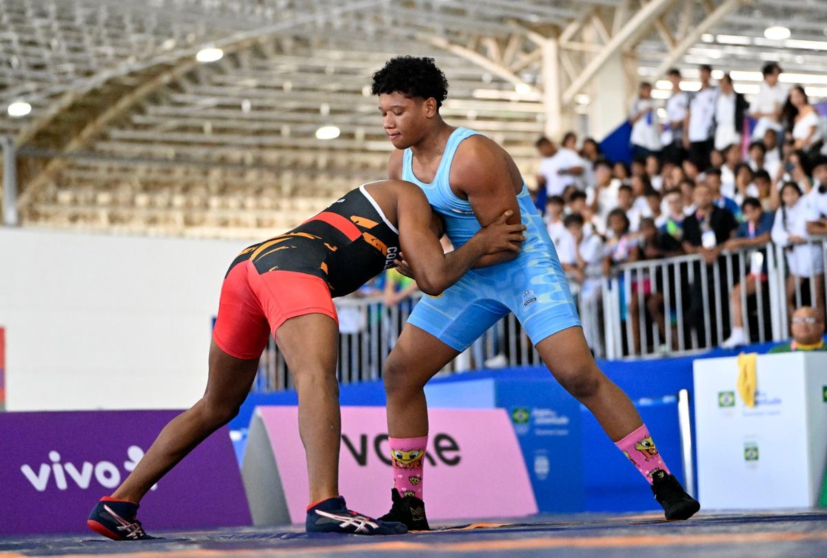 Treinar tudo, ler nas horas vagas e se divertir no tapete: conheça Raphael Duarte, do RJ, nova promessa do wrestling